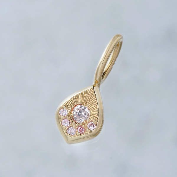 Argyle pink diamond grain charm /アーガイルピンクダイヤモンド