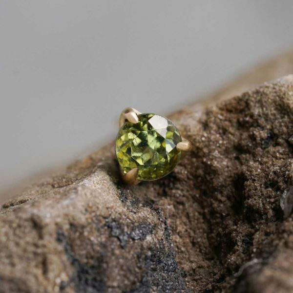 Moldavite single pierce /モルダバイト | Hariqua-パワーストーン 