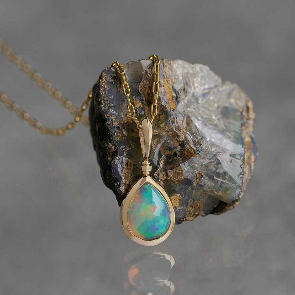 Water opal pear shaped charm /ウォーターオパール | Hariqua