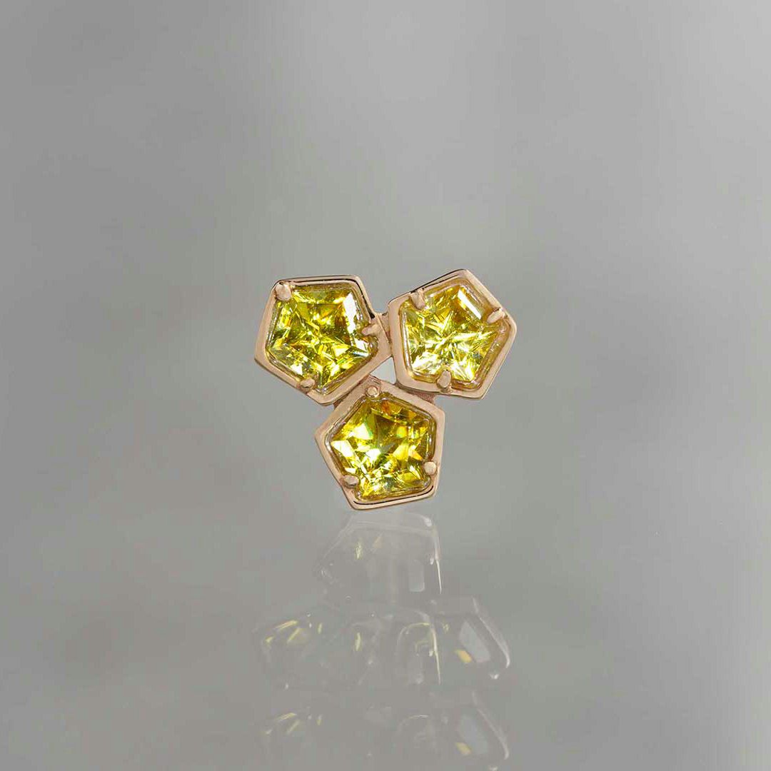 Sphene honeycomb single pierce /スフェーン. | Hariqua