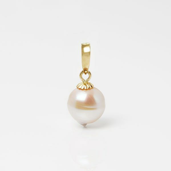 Akoya light gold pearl charm /ゴールド真珠. | Hariqua