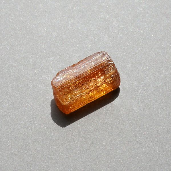 虹入り☆AAA＋高品質インペリアルトパーズ 結晶 原石 鉱物標本