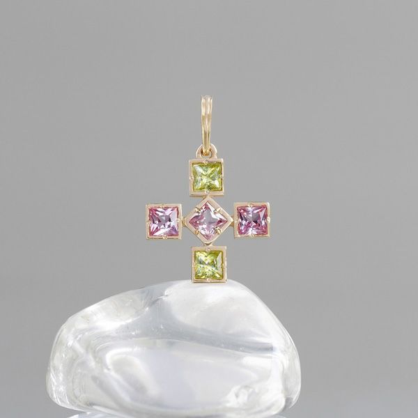 Pink spinel × Sphene cross charm B /ピンクスピネル、スフェーン