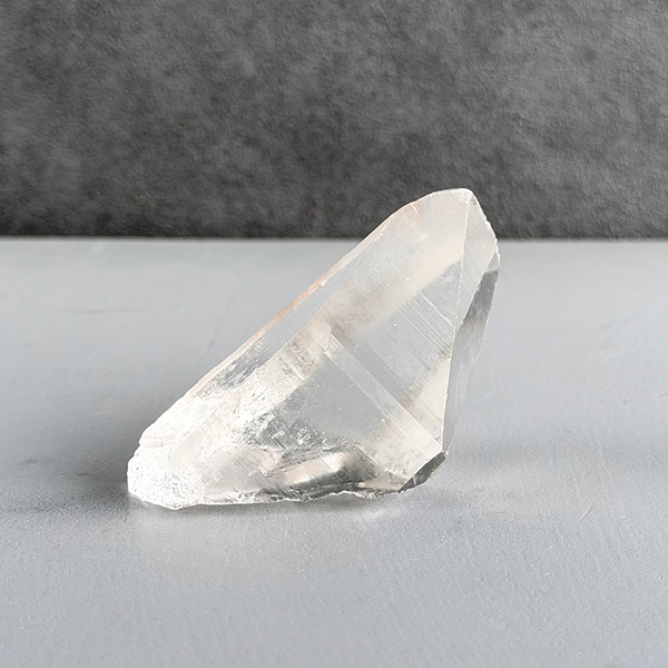 Standing Lemurianseed quartz 95g /レムリアンシードクォーツ