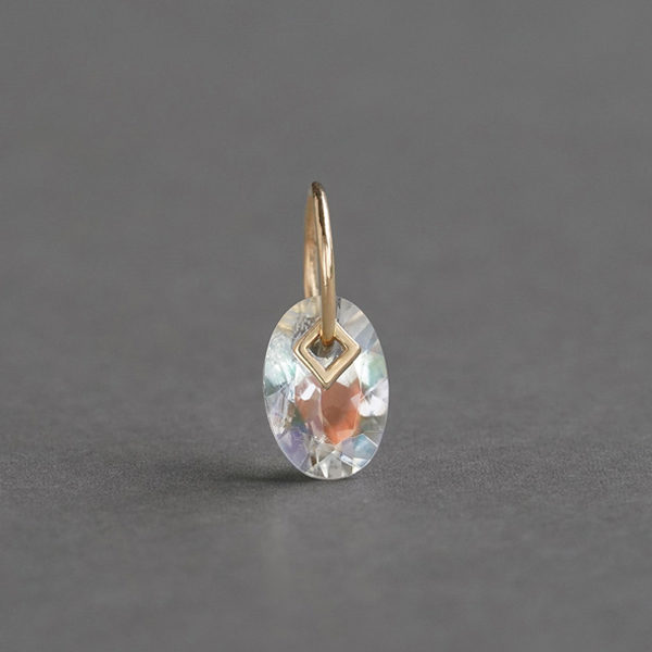 ハリックァ　レインボームーンストーン(K18) Rainbow moonstone portal charm /レインボームーンストーン | Hariqua